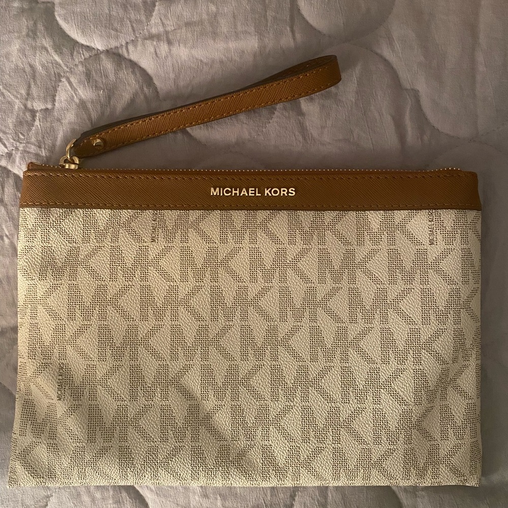 Michael Kors Large Logo Wristleg